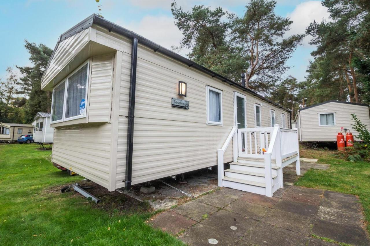 Отель Beautiful 8 Berth Caravan At Wild Duck Haven Park In Norfolk Ref 11195Sc Грейт-Ярмут Экстерьер фото