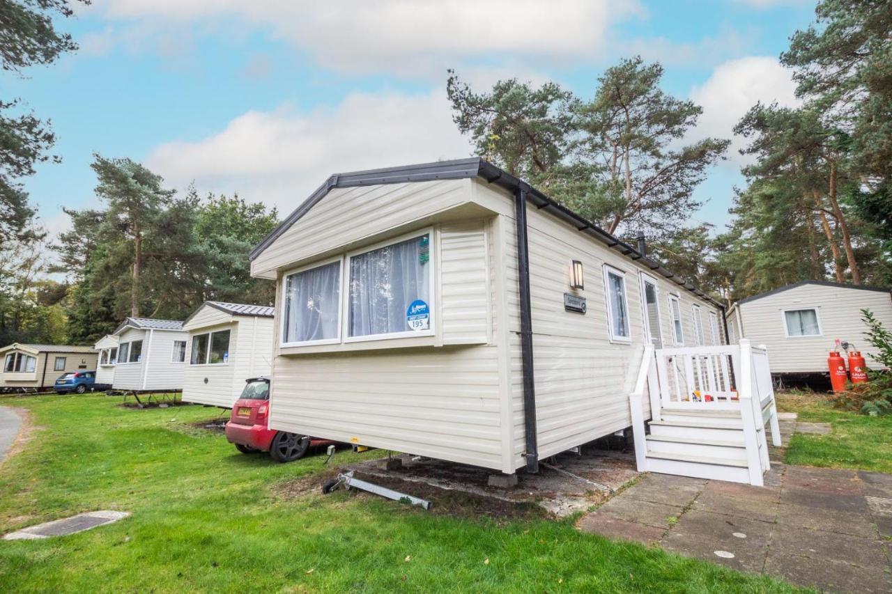 Отель Beautiful 8 Berth Caravan At Wild Duck Haven Park In Norfolk Ref 11195Sc Грейт-Ярмут Экстерьер фото